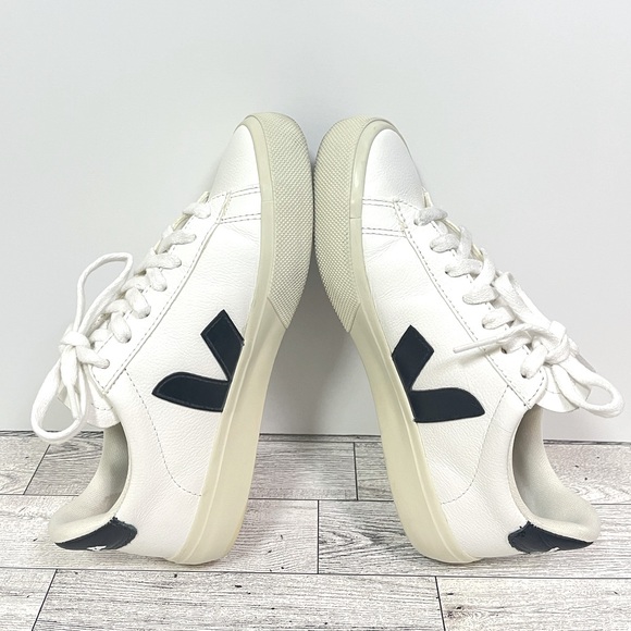 Veja White and Black Sneakers women 5 - Picture 4 of 16